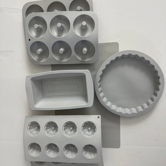 Silicone Donut Mold Set of 7 non-stick doughnut mold Cookie mold - Picture 2 of 7